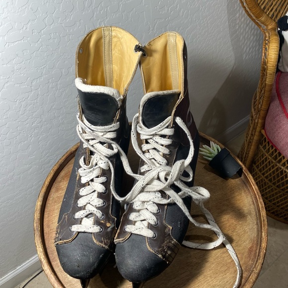 Vintage Ice Hockey Skis - Picture 4 of 9